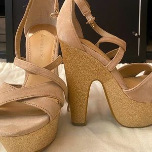 Gold and tan Gianni Bini heels